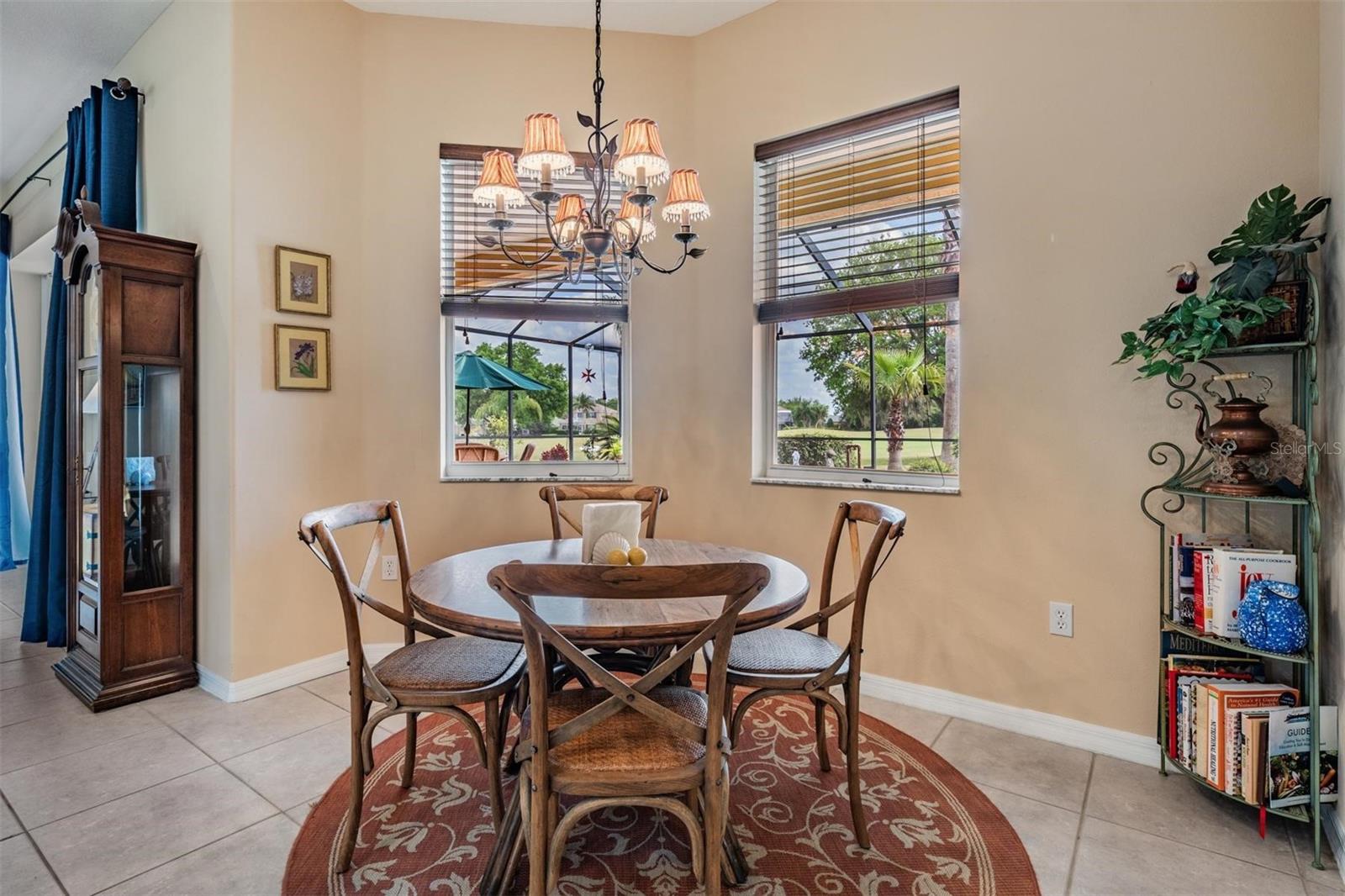 Listing photo id 3 for 13514 Thoroughbred Drive