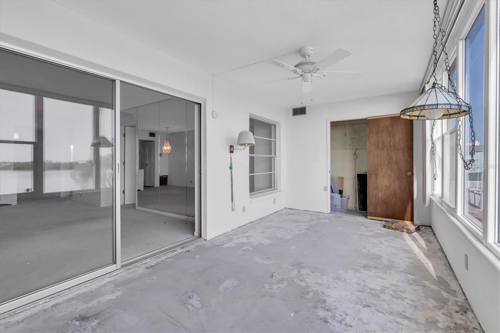 Image 14 of 43 For 1847 Shore Drive S 202