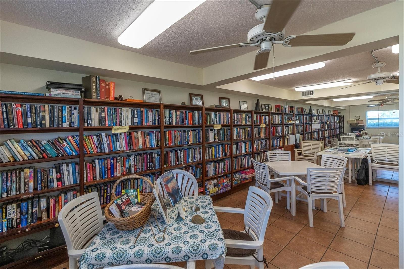 Image 32 of 43 For 1847 Shore Drive S 202