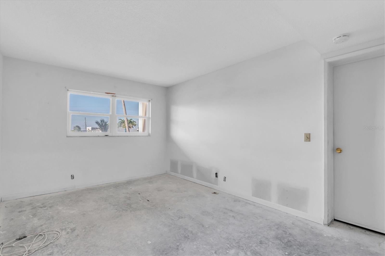 Image 7 of 43 For 1847 Shore Drive S 202