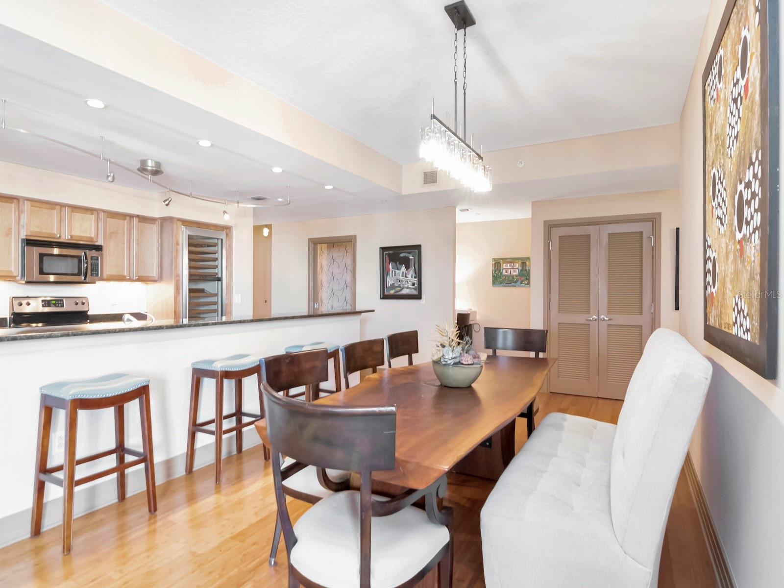 Image 11 of 48 For 1108 Franklin Street 605