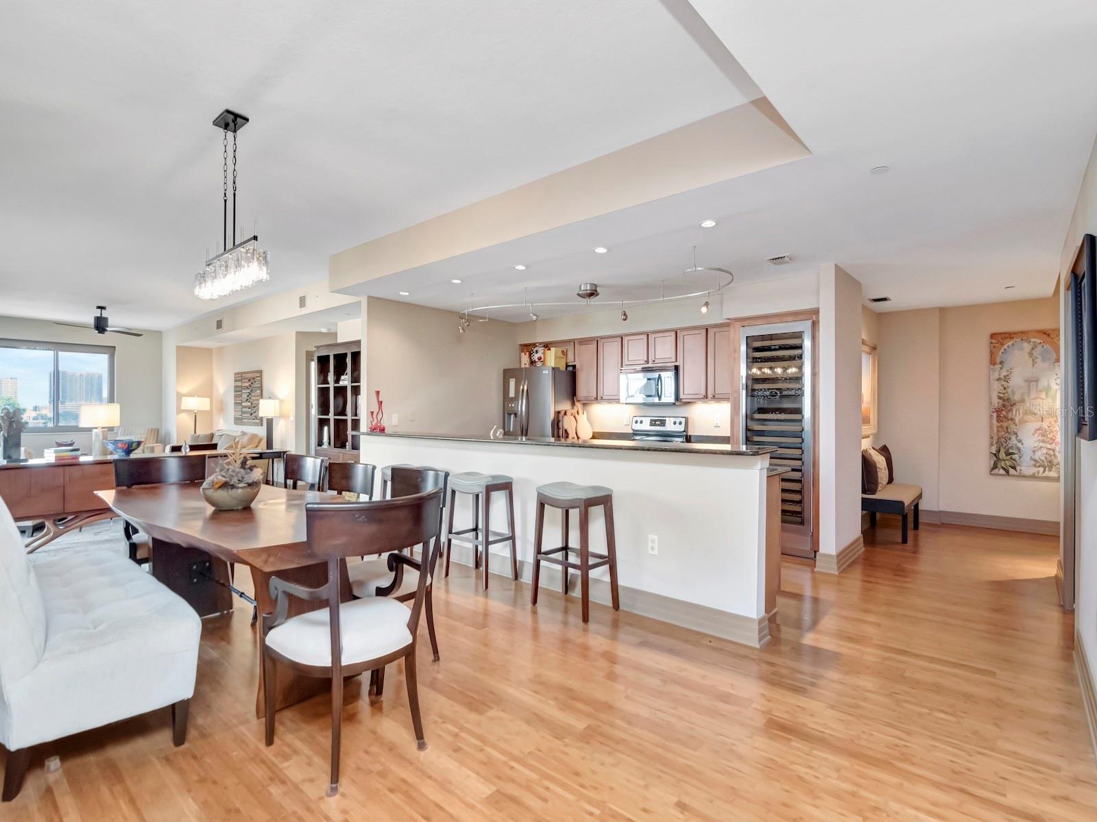 Image 4 of 48 For 1108 Franklin Street 605