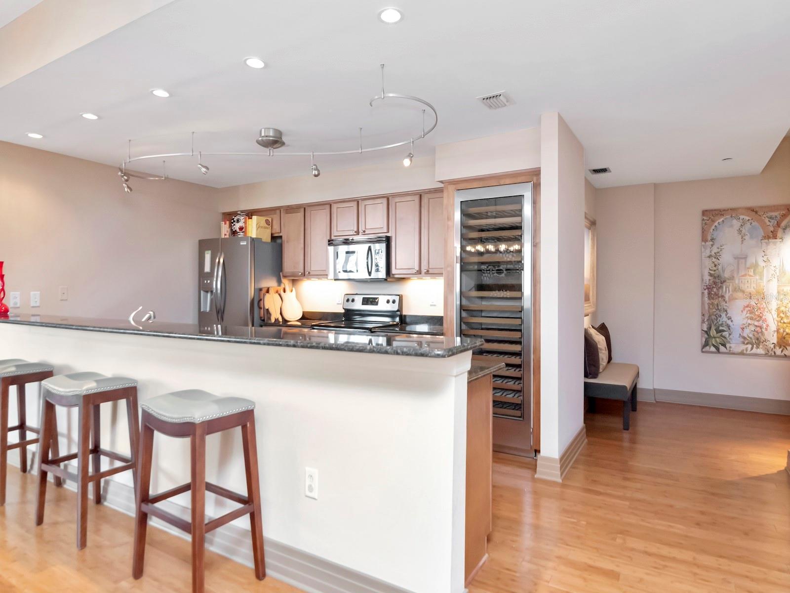 Image 5 of 48 For 1108 Franklin Street 605