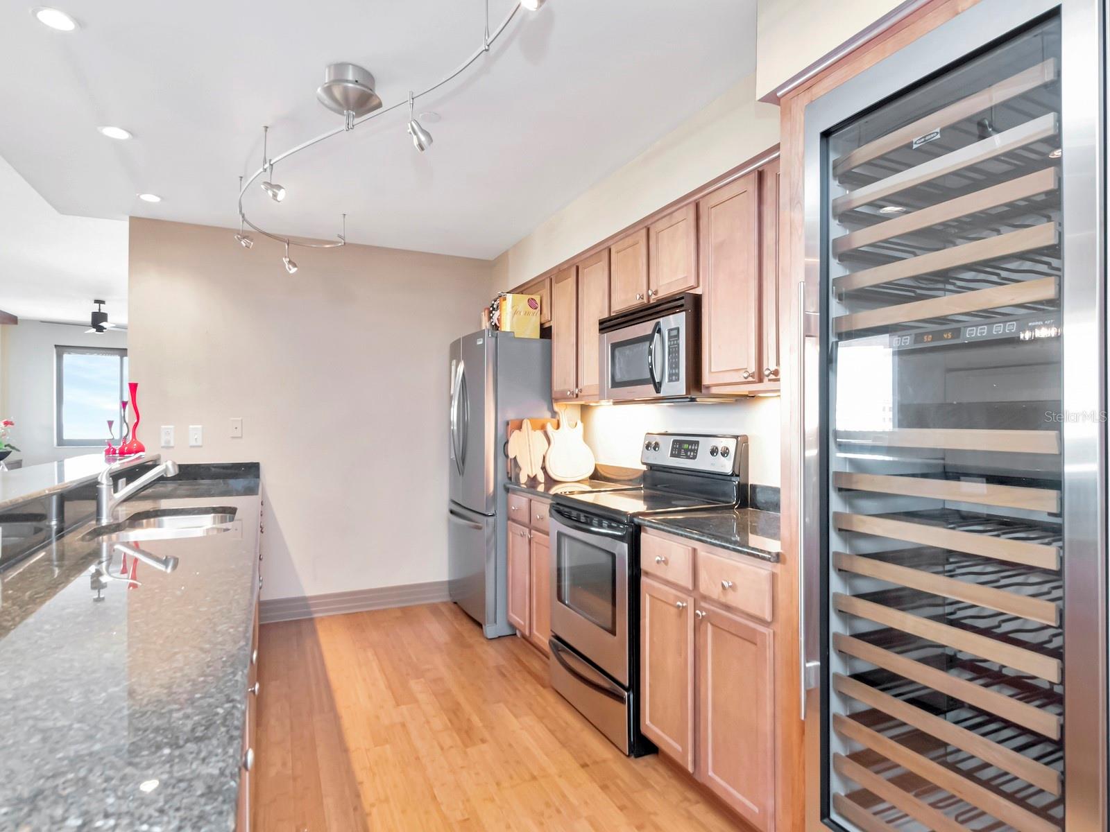 Image 6 of 48 For 1108 Franklin Street 605