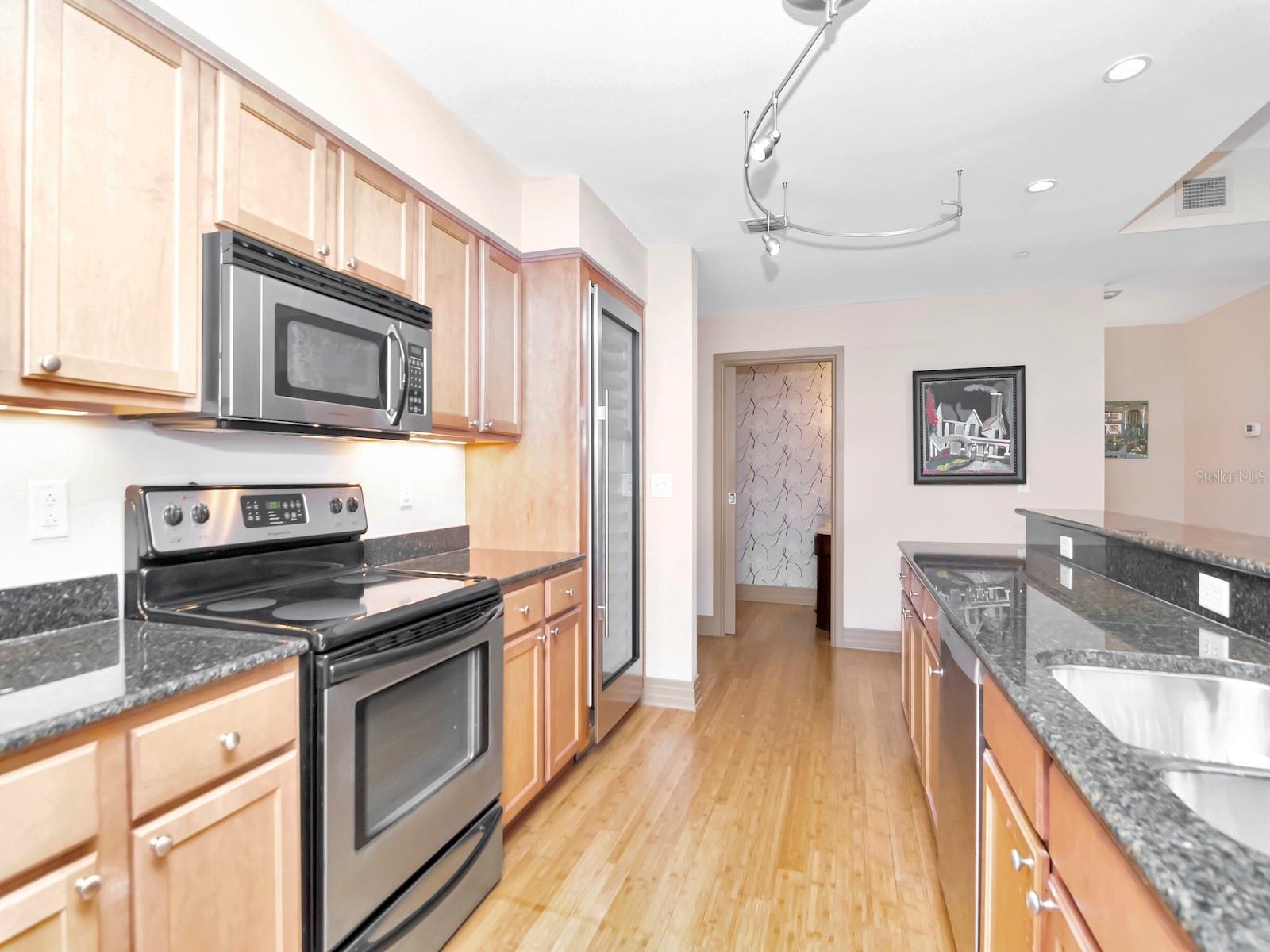 Image 8 of 48 For 1108 Franklin Street 605