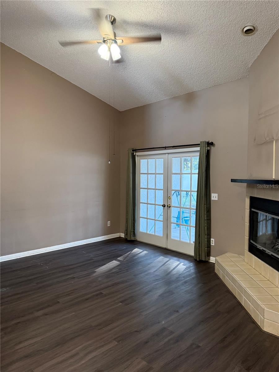 Image 16 of 49 For 1988 Georgia Circle S