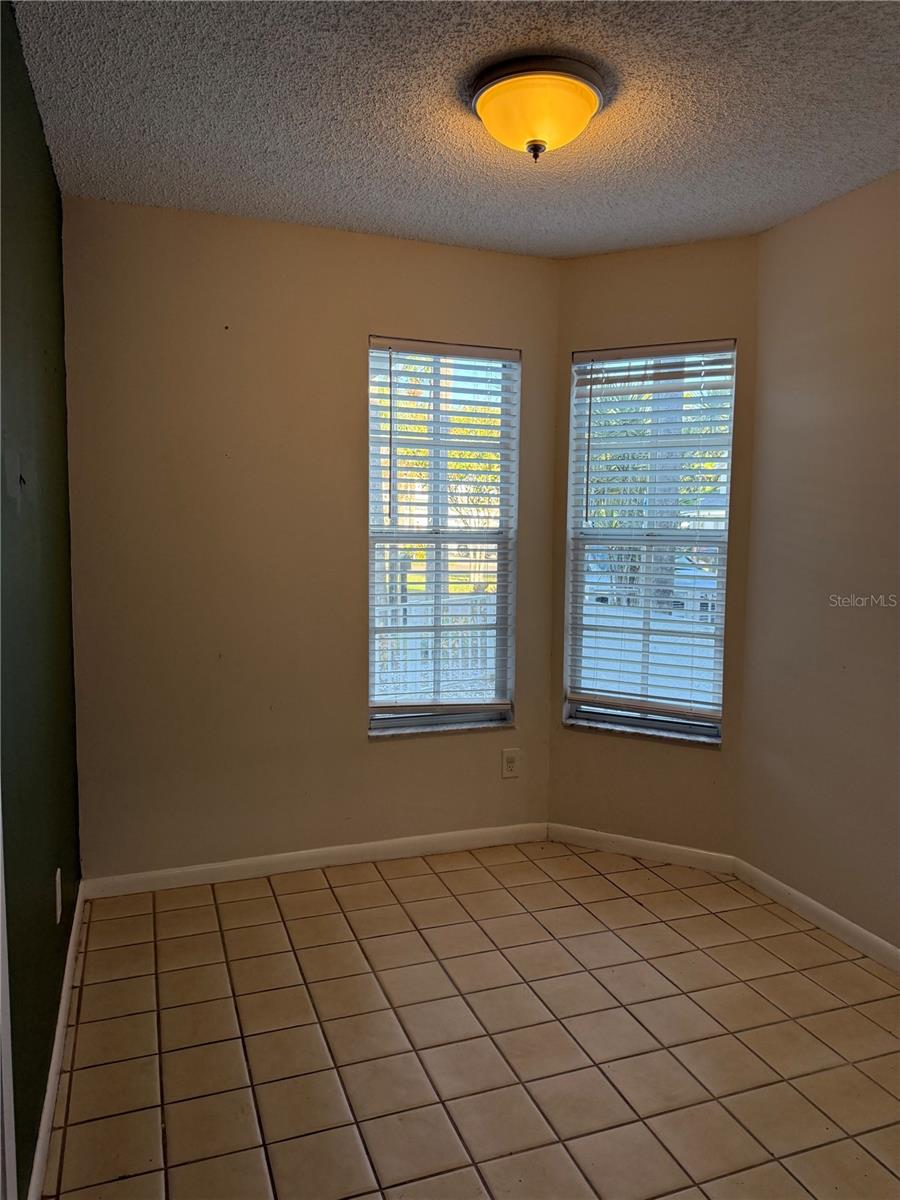 Image 17 of 49 For 1988 Georgia Circle S