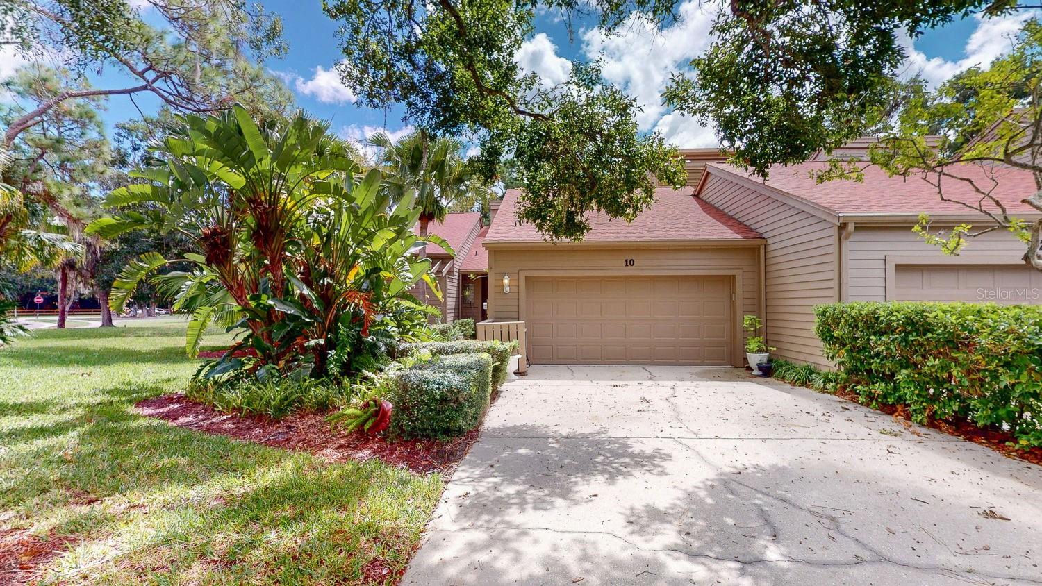 Details for 10 Woodridge Circle, OLDSMAR, FL 34677