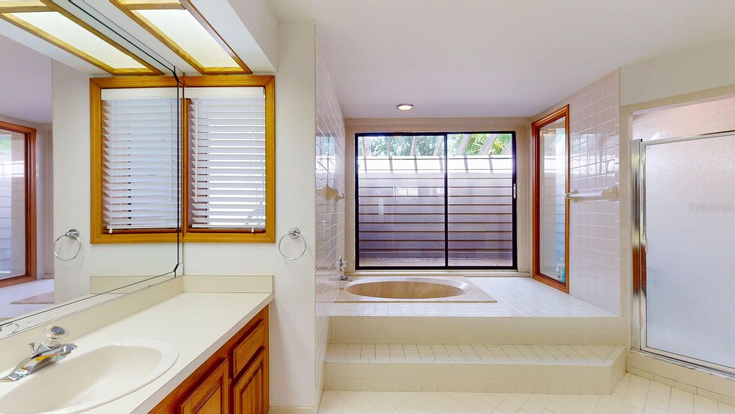 Image 16 of 70 For 10 Woodridge Circle