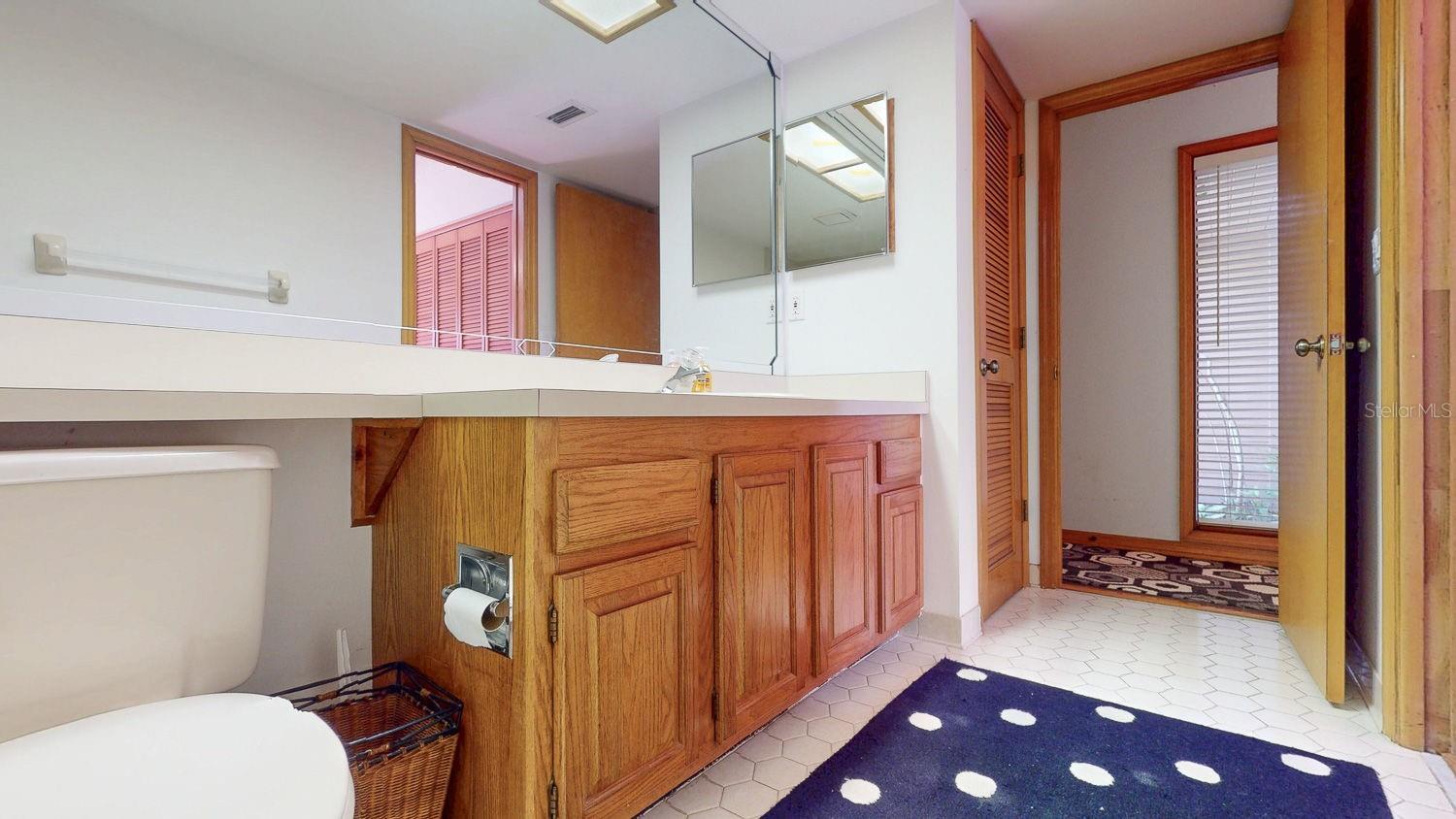 Image 42 of 70 For 10 Woodridge Circle