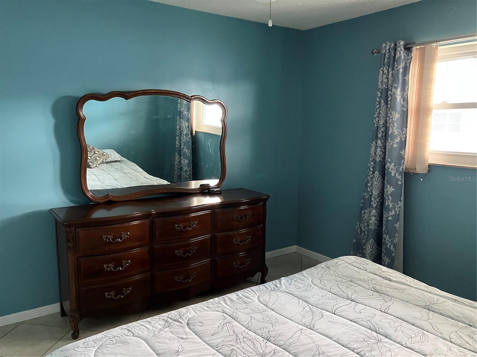 Listing photo id 10 for 5247 81st Street N 18