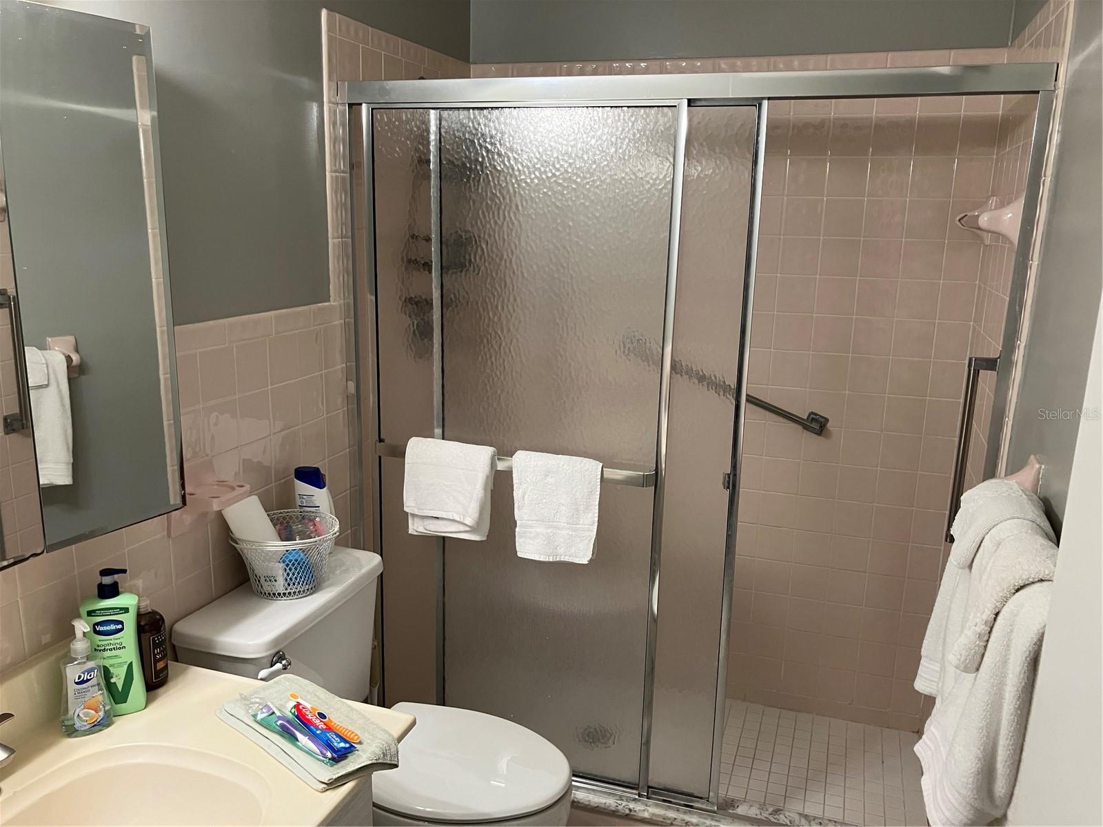 Listing photo id 11 for 5247 81st Street N 18