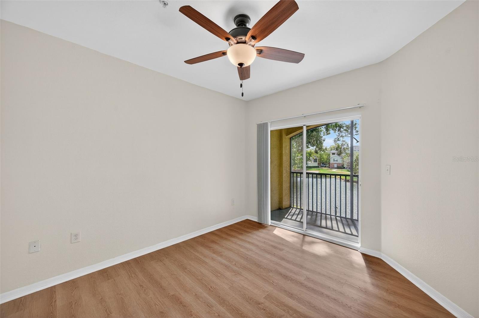 Image 20 of 63 For 10103 Courtney Oaks Circle 204