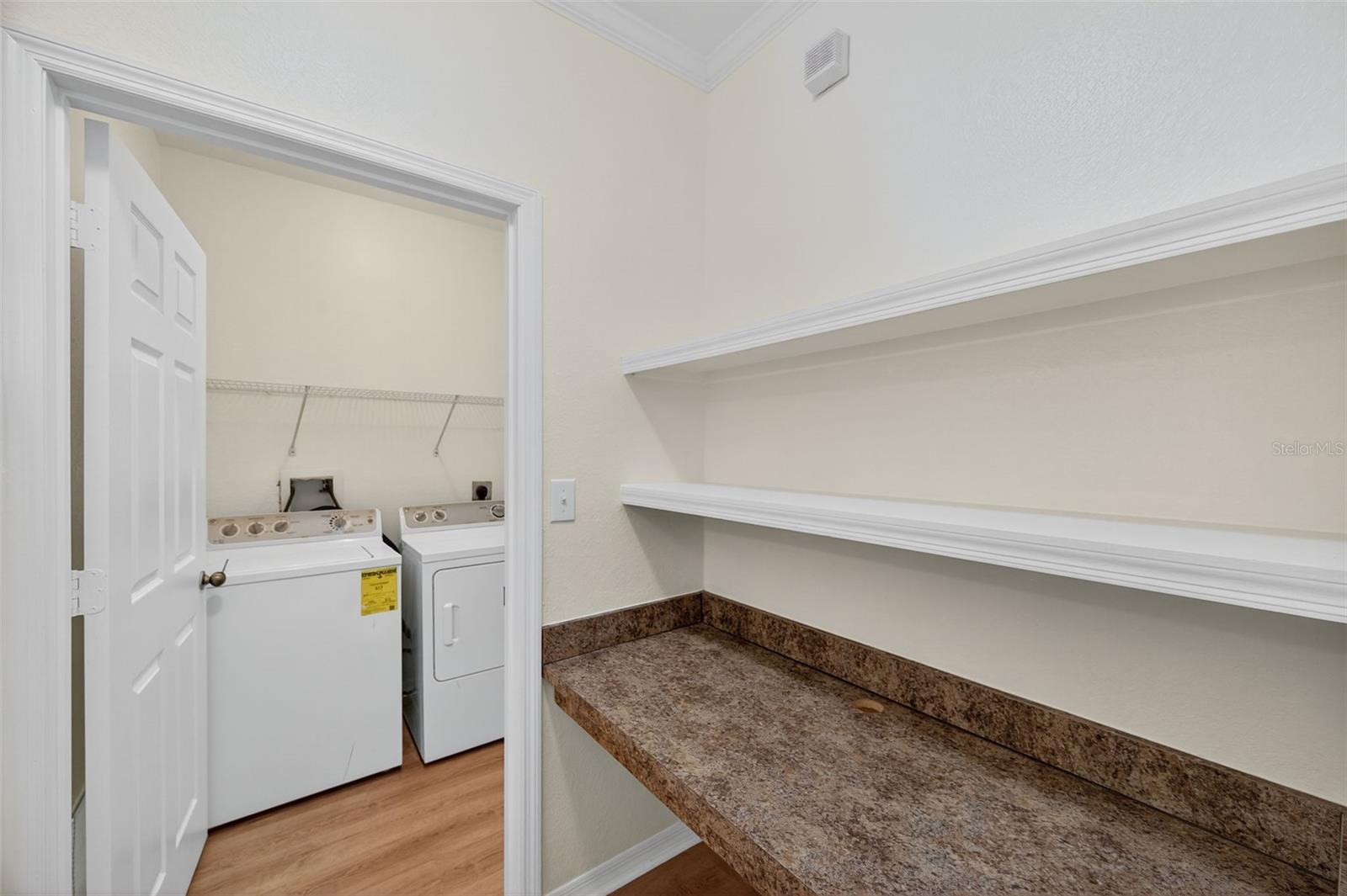 Image 25 of 63 For 10103 Courtney Oaks Circle 204