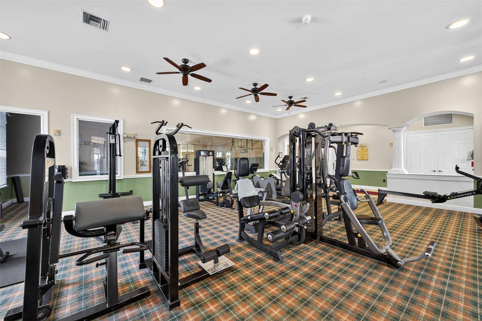 Image 37 of 63 For 10103 Courtney Oaks Circle 204