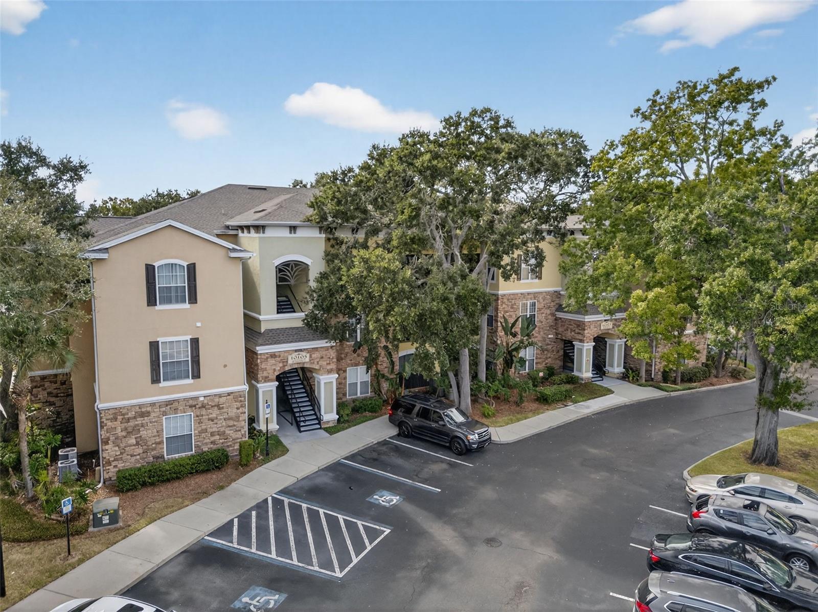 Image 47 of 63 For 10103 Courtney Oaks Circle 204