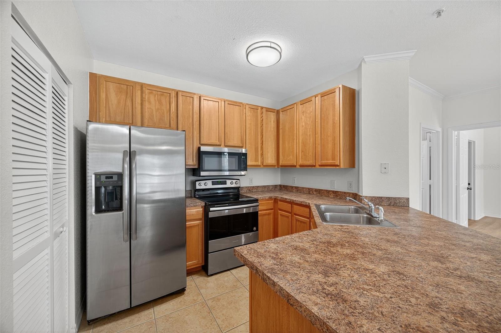 Image 7 of 63 For 10103 Courtney Oaks Circle 204