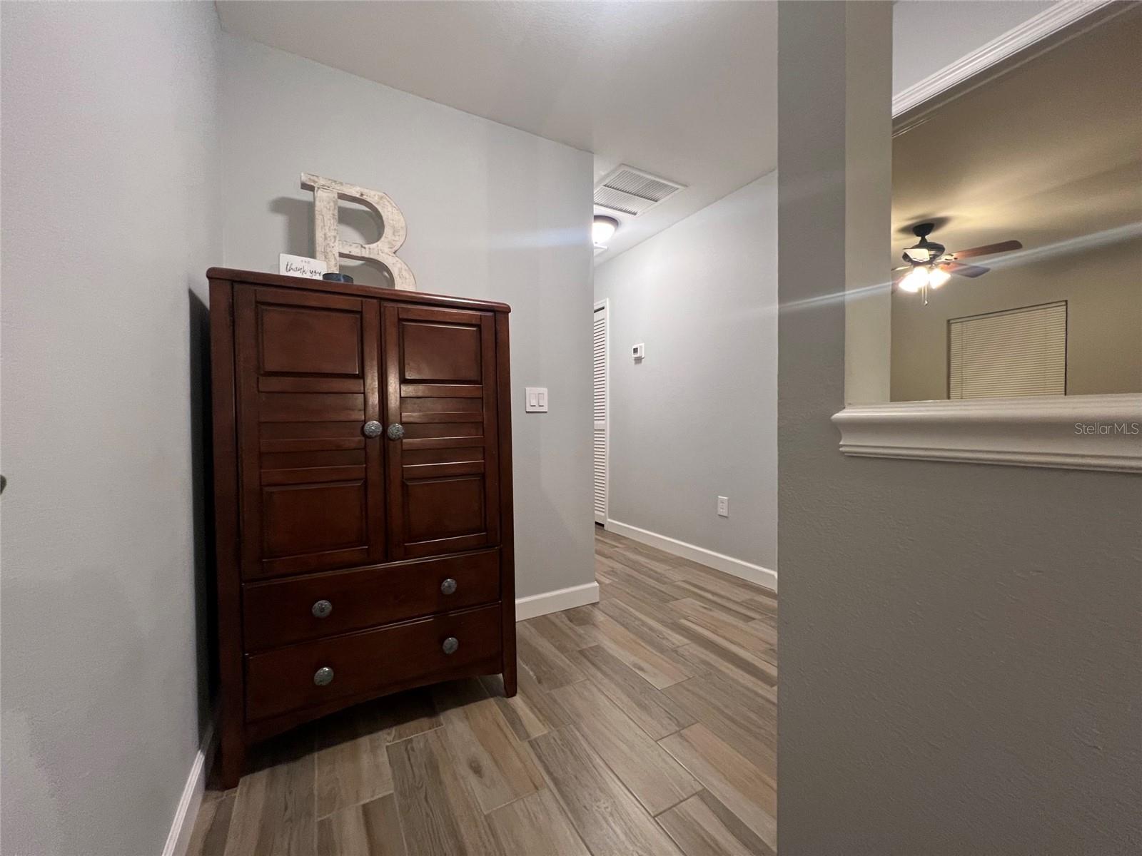 Image 14 of 36 For 705 Townhomes Boulevard