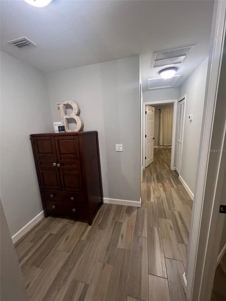 Image 15 of 36 For 705 Townhomes Boulevard
