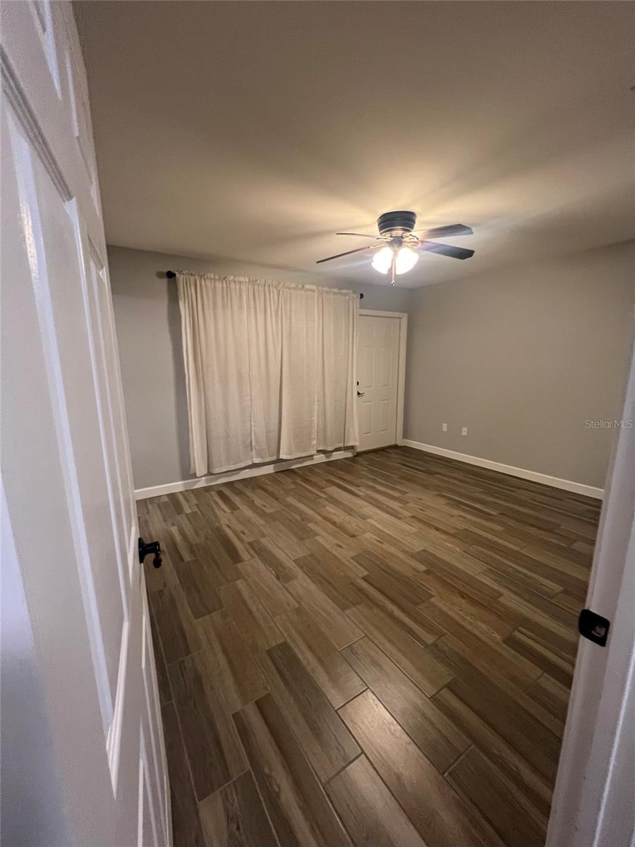 Image 16 of 36 For 705 Townhomes Boulevard