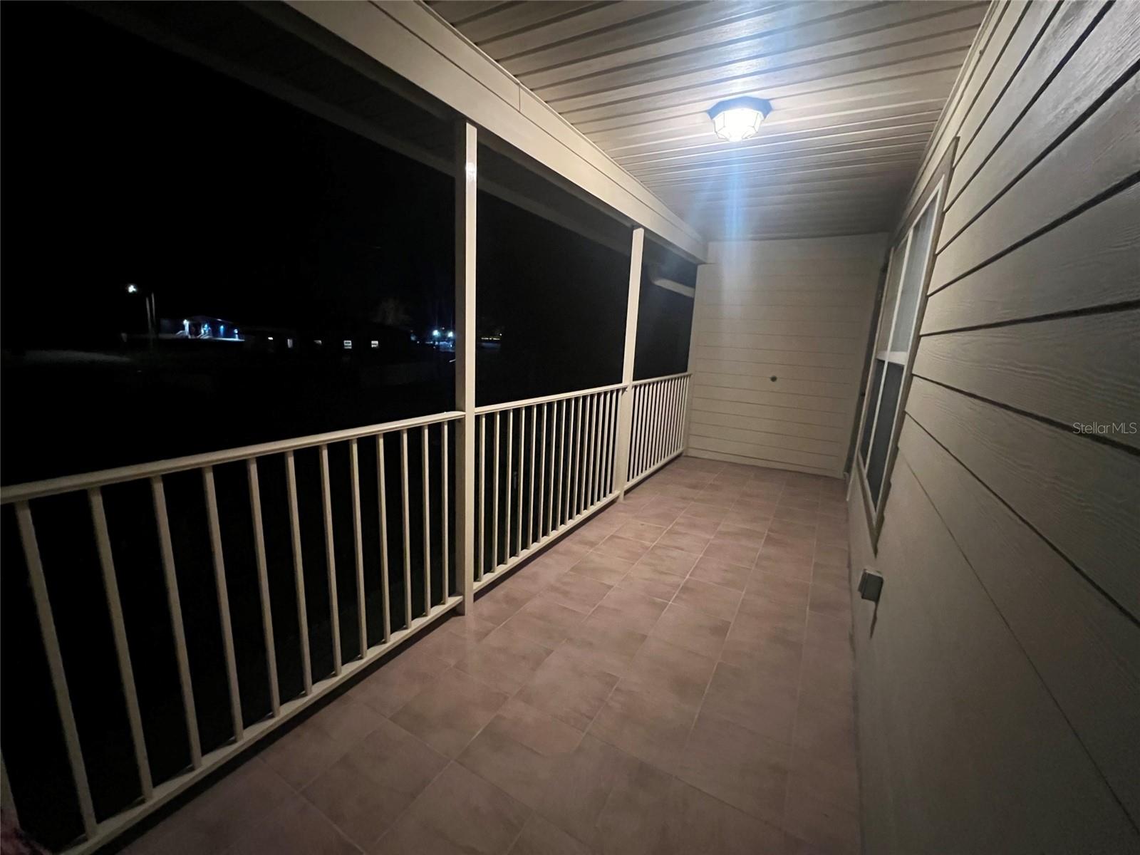 Image 21 of 36 For 705 Townhomes Boulevard