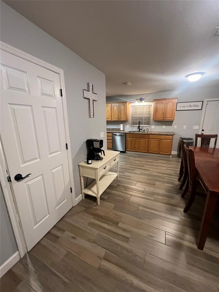 Image 7 of 36 For 705 Townhomes Boulevard