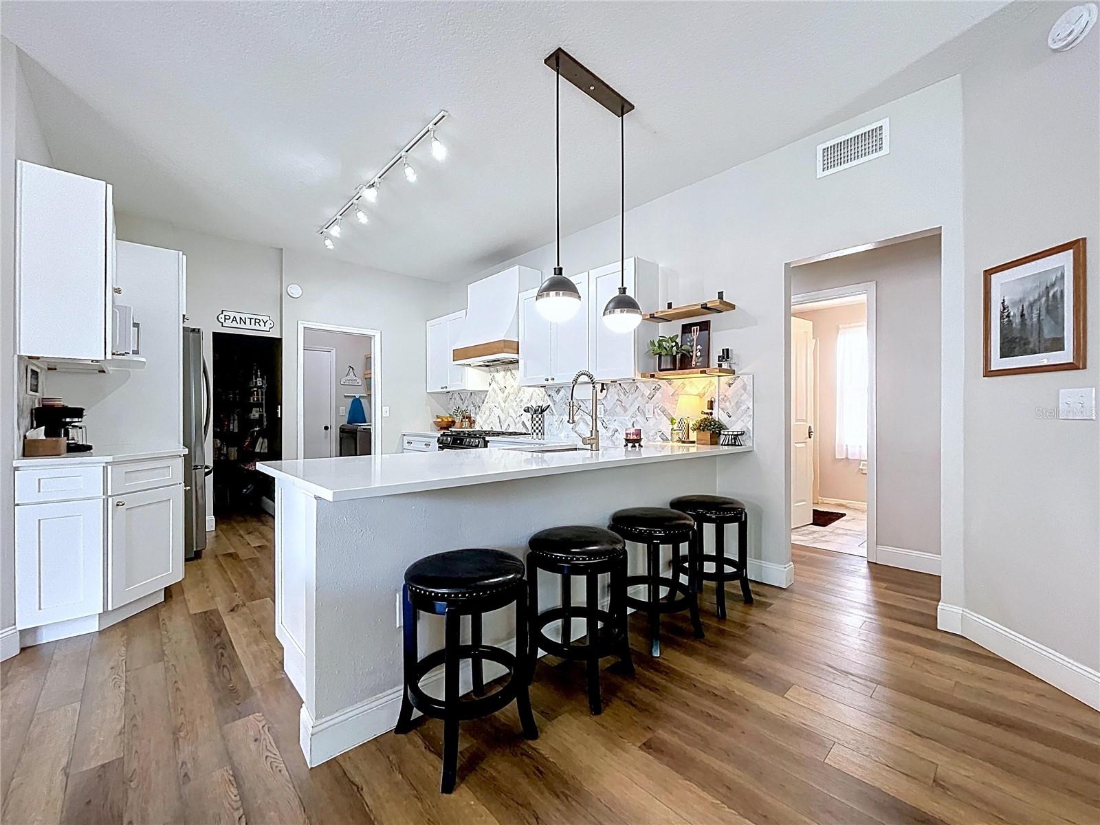 Listing photo id 11 for 1908 Bell Ranch Street