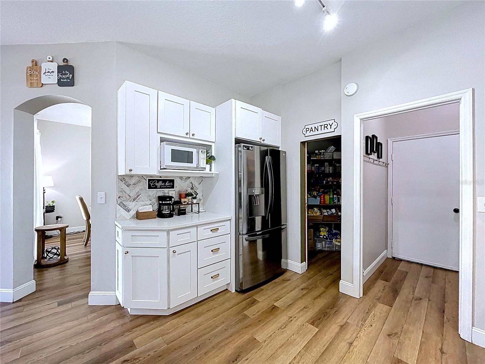 Listing photo id 15 for 1908 Bell Ranch Street