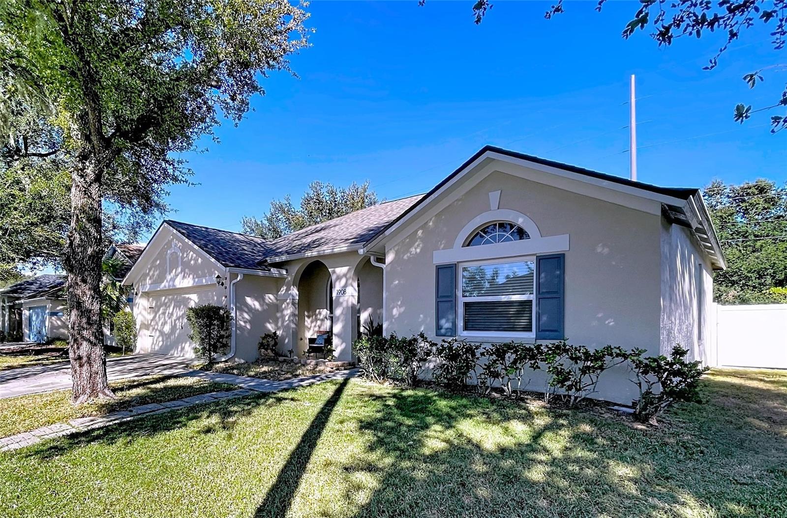 Listing photo id 0 for 1908 Bell Ranch Street