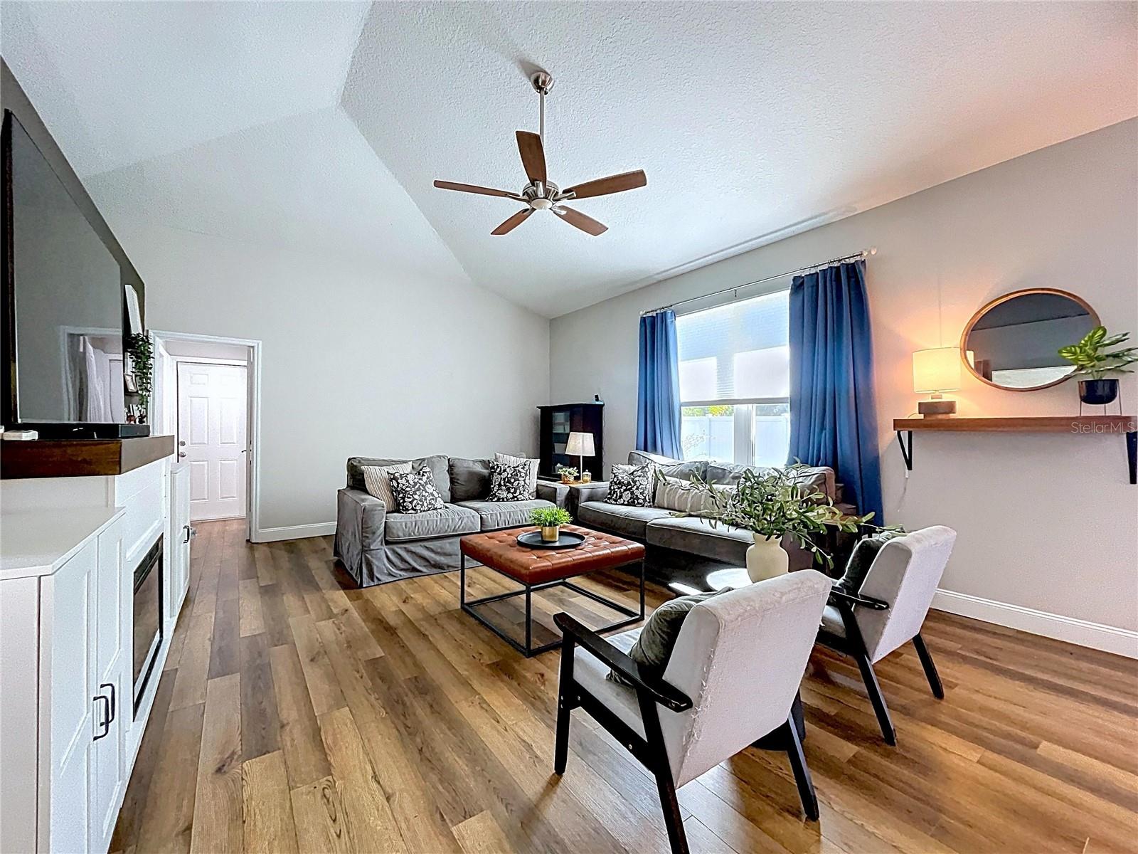 Listing photo id 20 for 1908 Bell Ranch Street