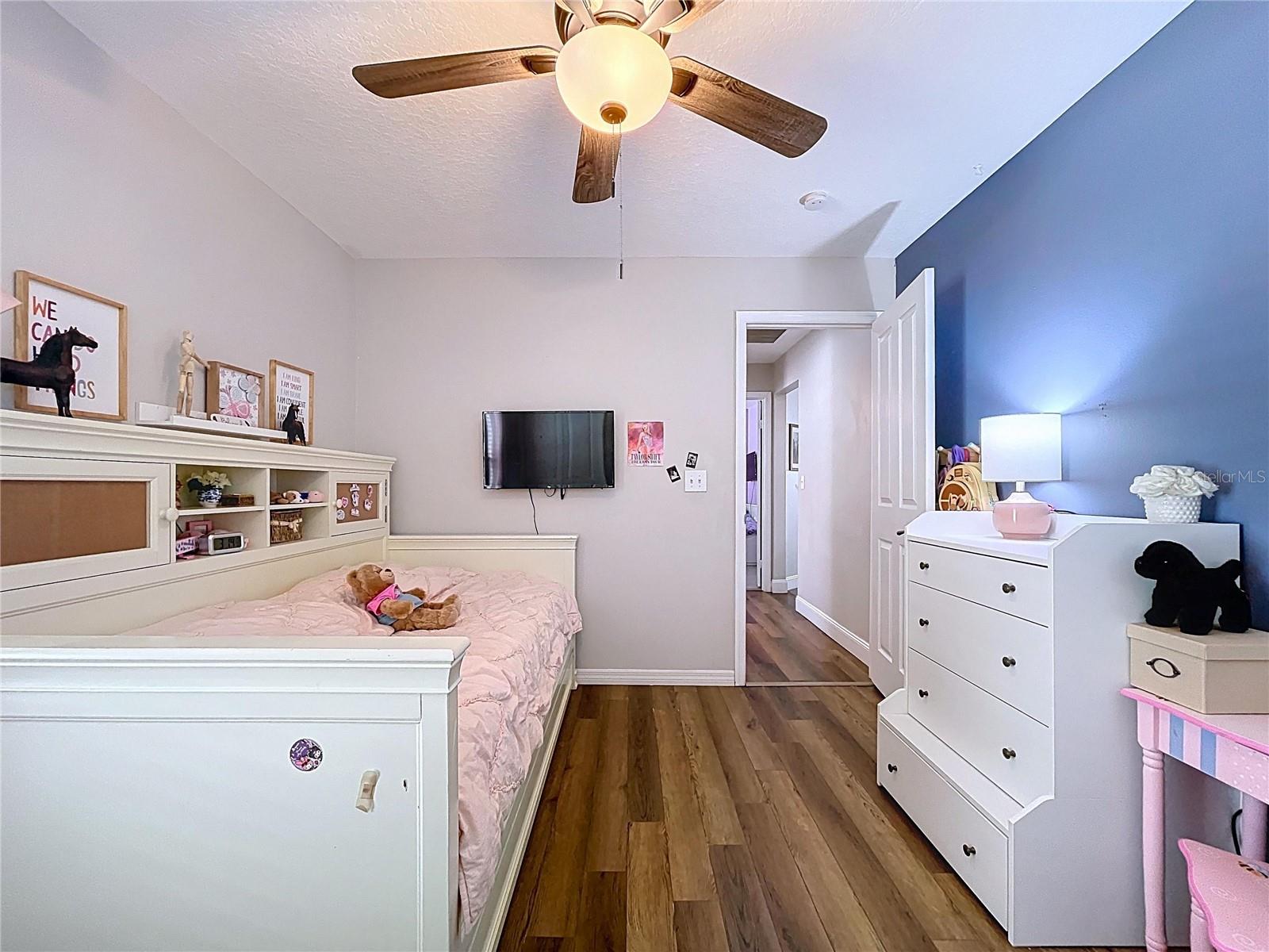 Listing photo id 35 for 1908 Bell Ranch Street