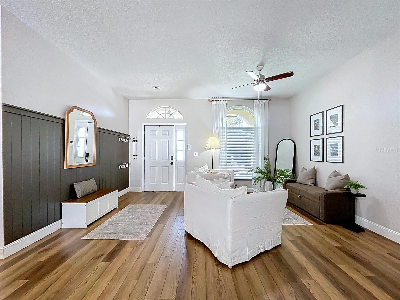 Listing photo id 3 for 1908 Bell Ranch Street