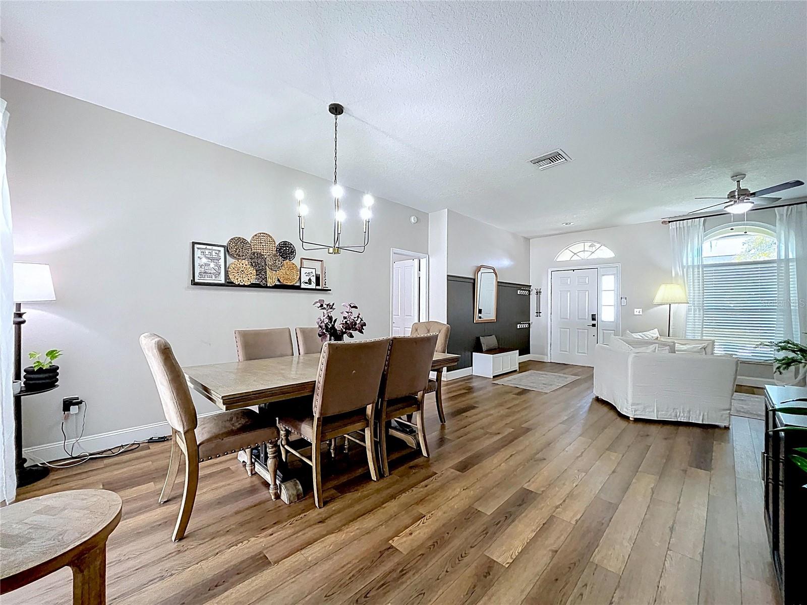 Listing photo id 5 for 1908 Bell Ranch Street