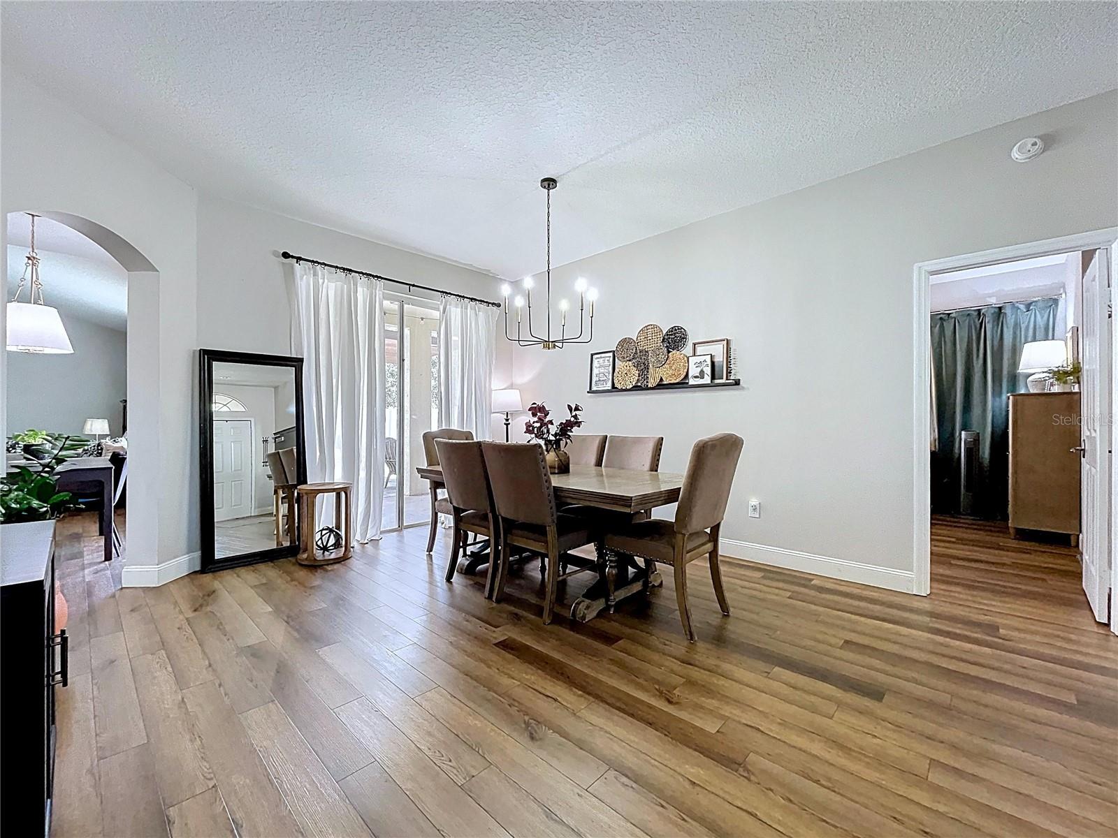 Listing photo id 6 for 1908 Bell Ranch Street