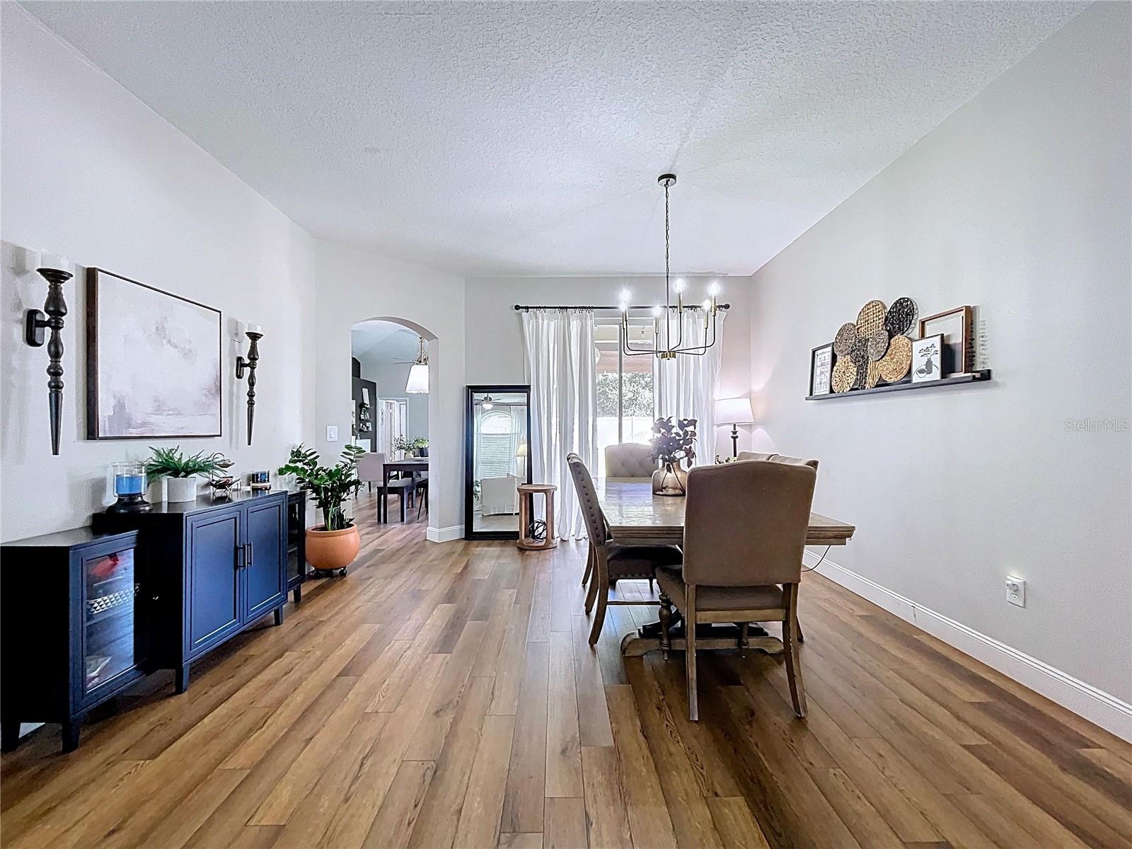 Listing photo id 7 for 1908 Bell Ranch Street