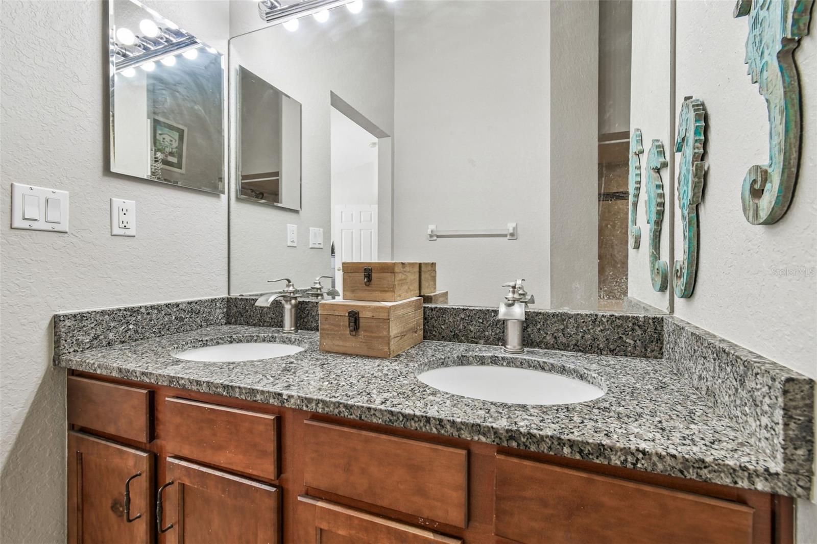 Image 41 of 85 For 1627 Hammocks Avenue