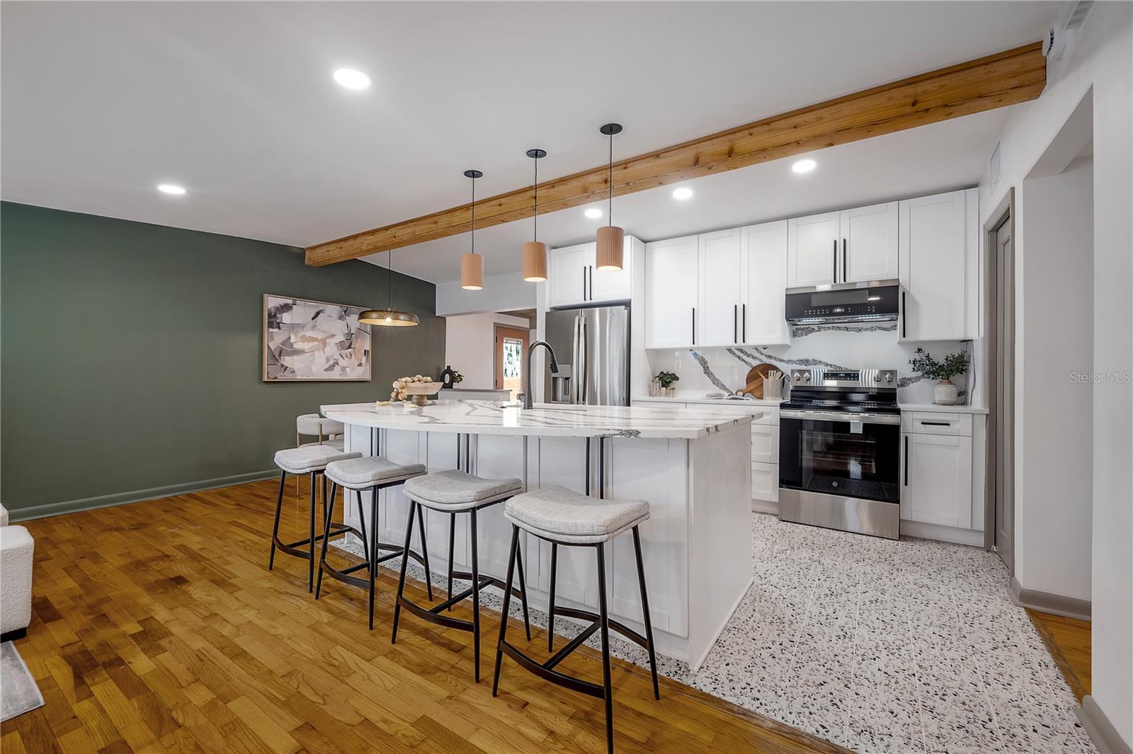 Image 11 of 49 For 1602 Henry Avenue
