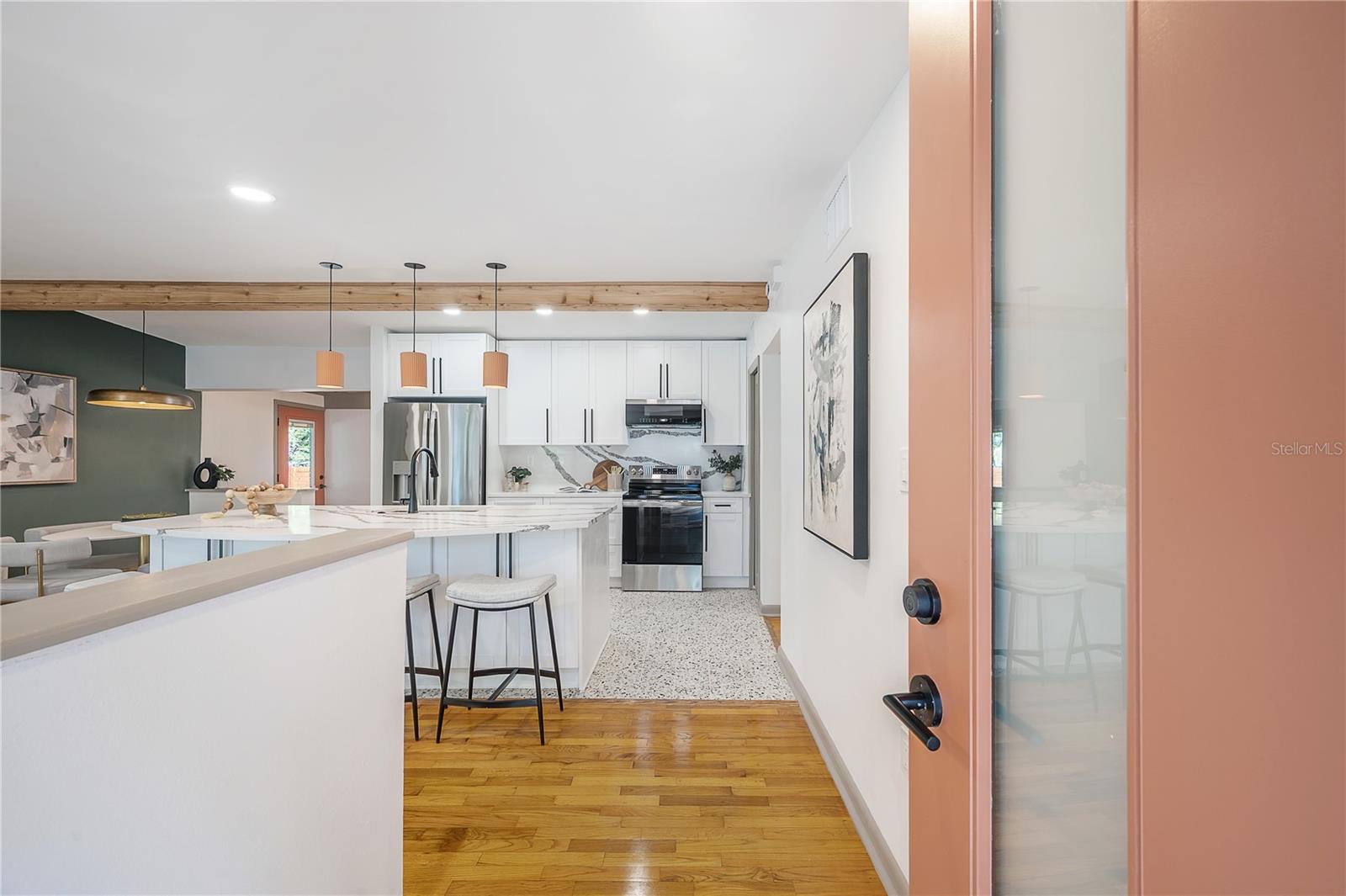 Image 12 of 49 For 1602 Henry Avenue