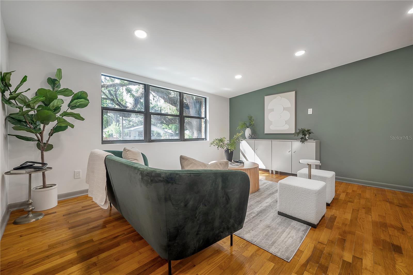 Image 14 of 49 For 1602 Henry Avenue
