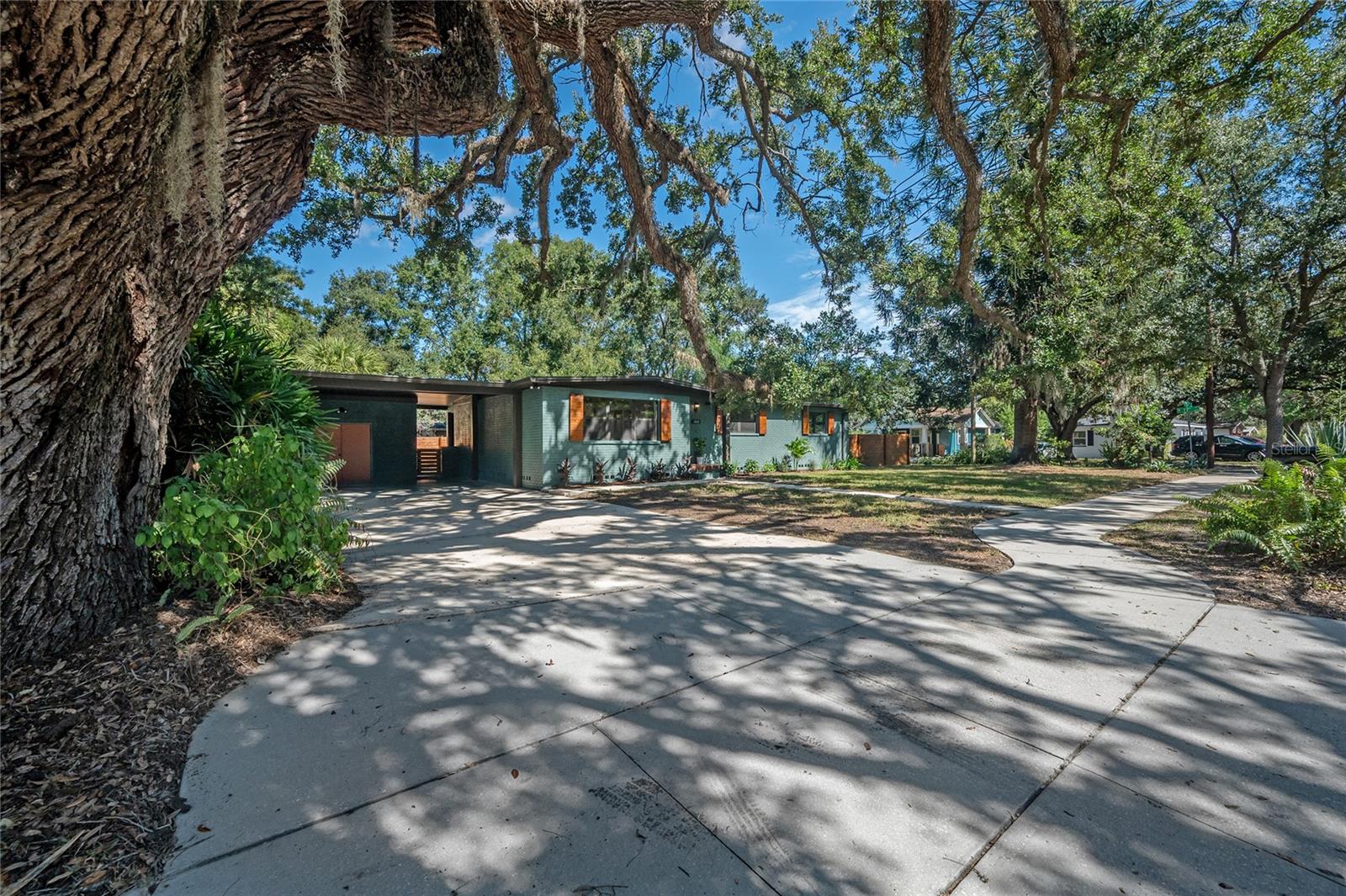 Image 3 of 49 For 1602 Henry Avenue