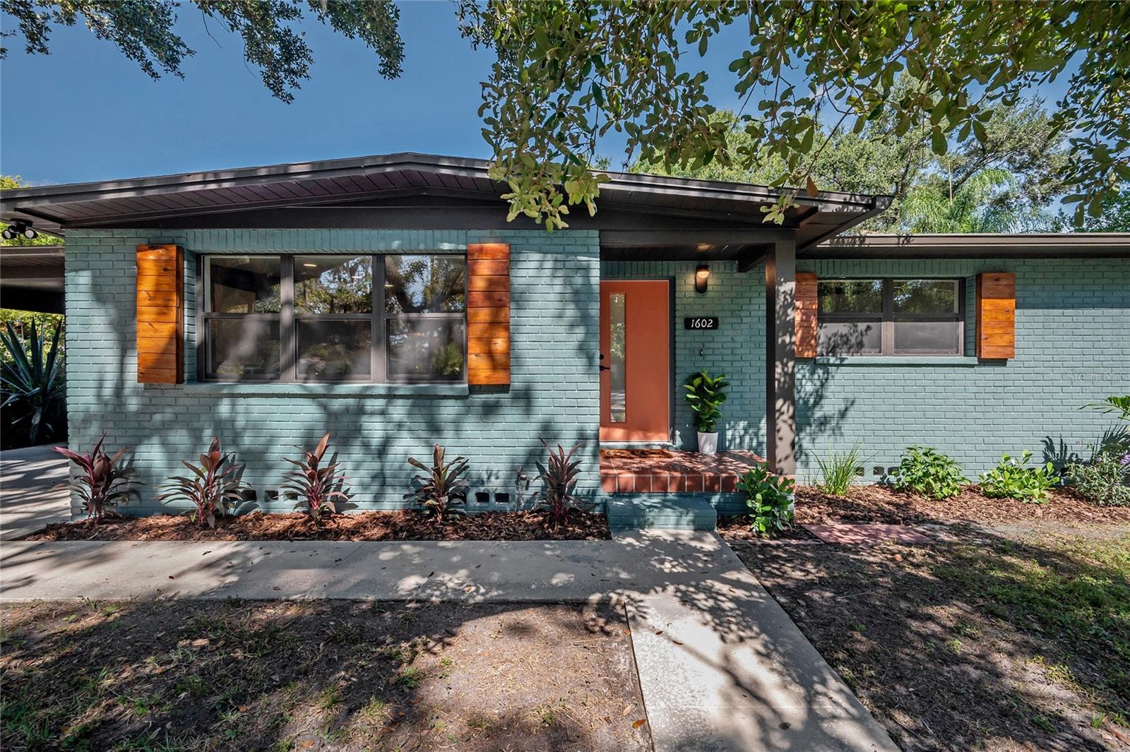 Image 7 of 49 For 1602 Henry Avenue