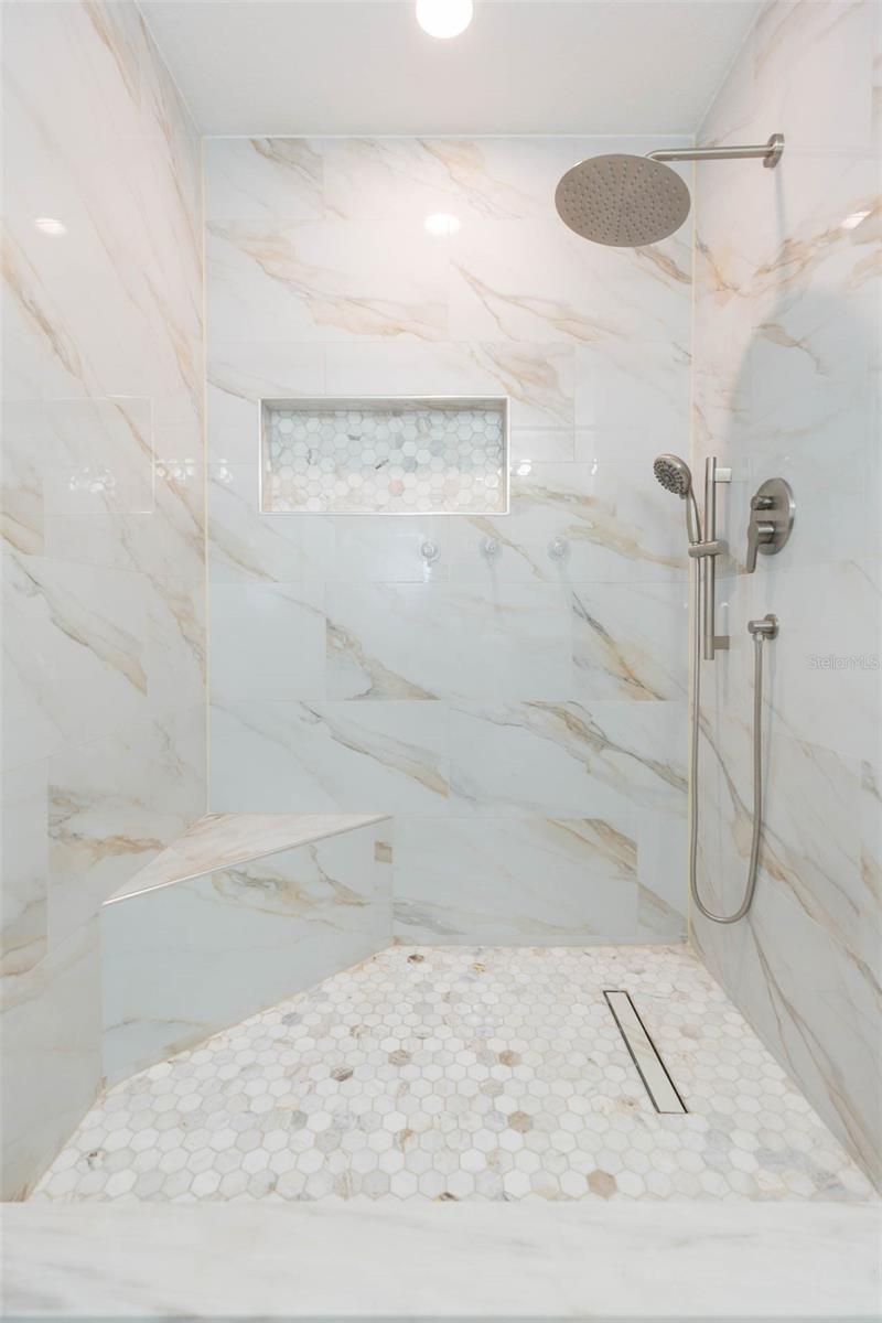 Image 34 of 44 For 1601 Climbing Dayflower Drive