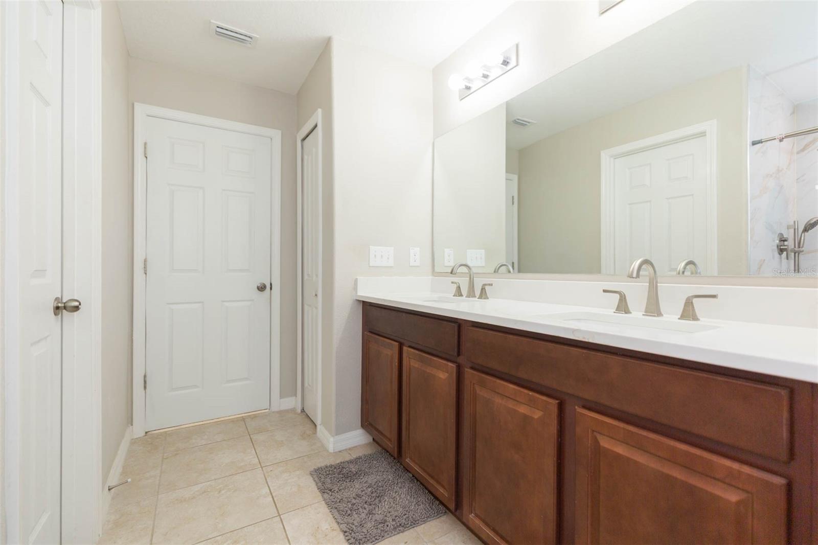 Image 36 of 44 For 1601 Climbing Dayflower Drive