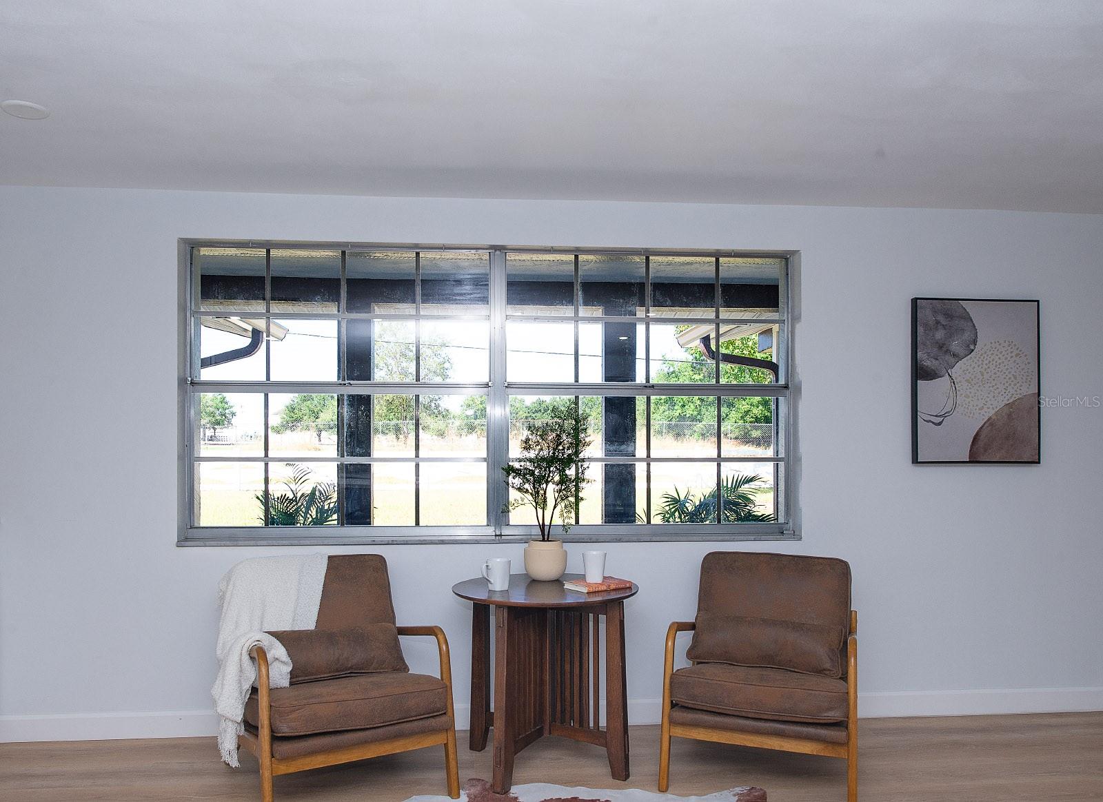 Listing photo id 8 for 9640 Hilltop Drive