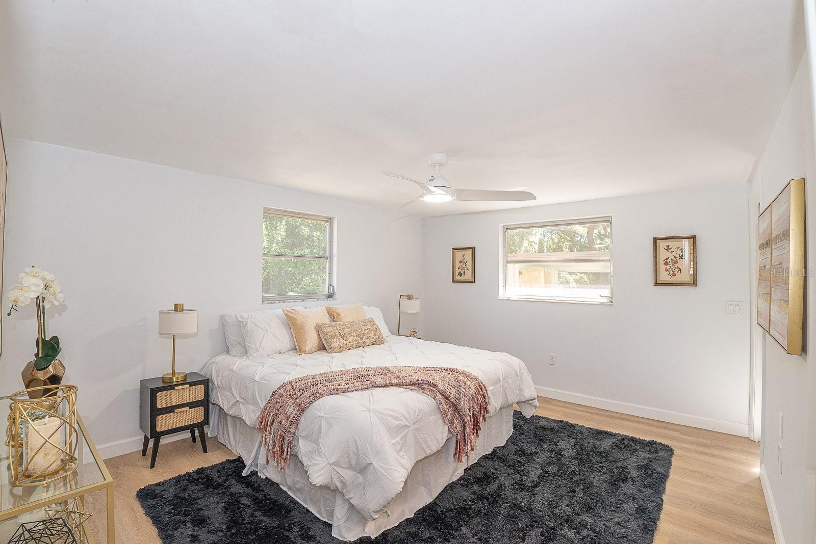 Listing photo id 10 for 9640 Hilltop Drive