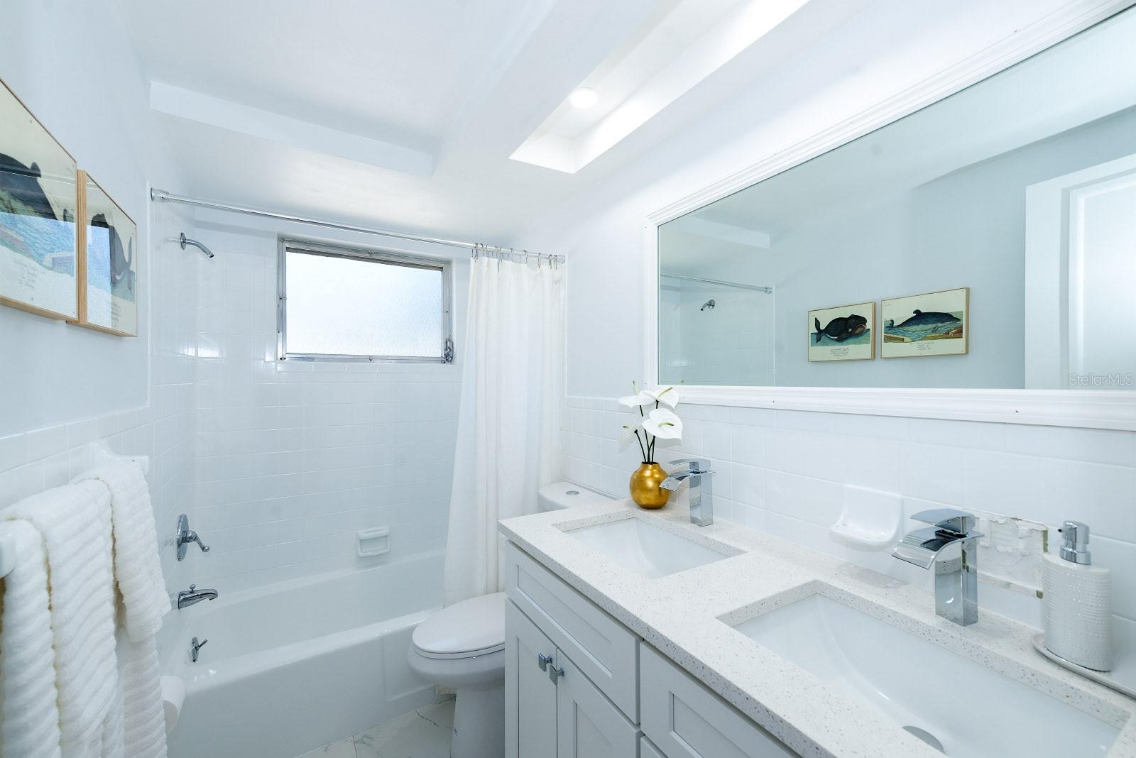 Listing photo id 16 for 9640 Hilltop Drive