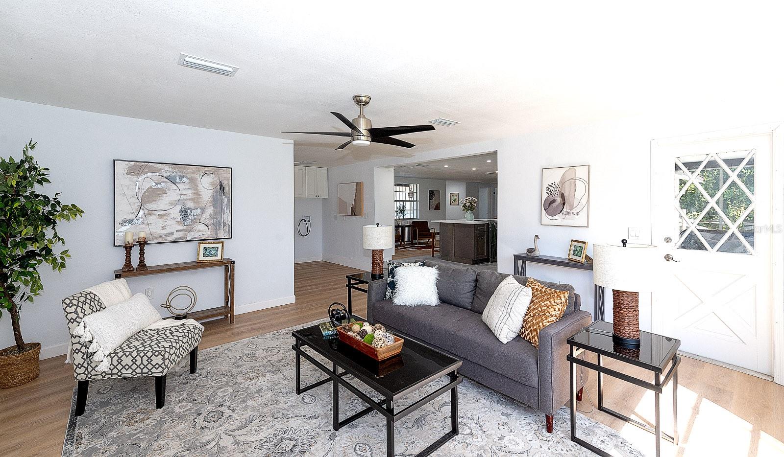 Listing photo id 20 for 9640 Hilltop Drive