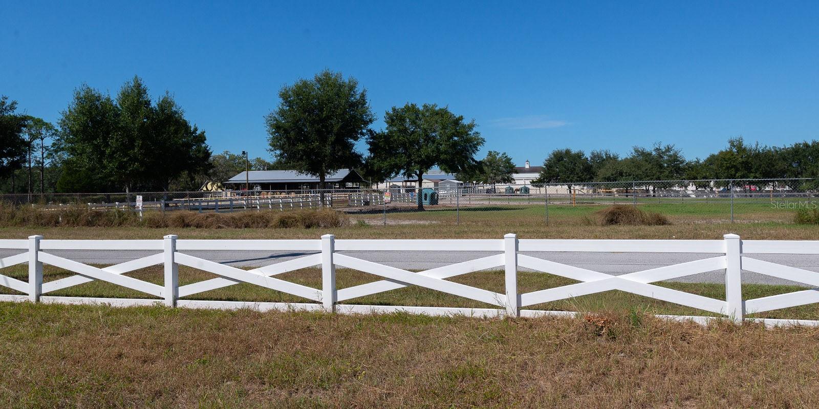 Listing photo id 40 for 9640 Hilltop Drive