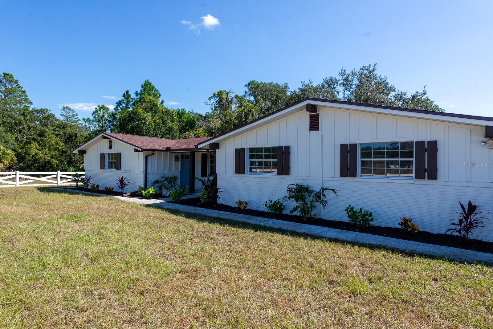 Listing photo id 42 for 9640 Hilltop Drive