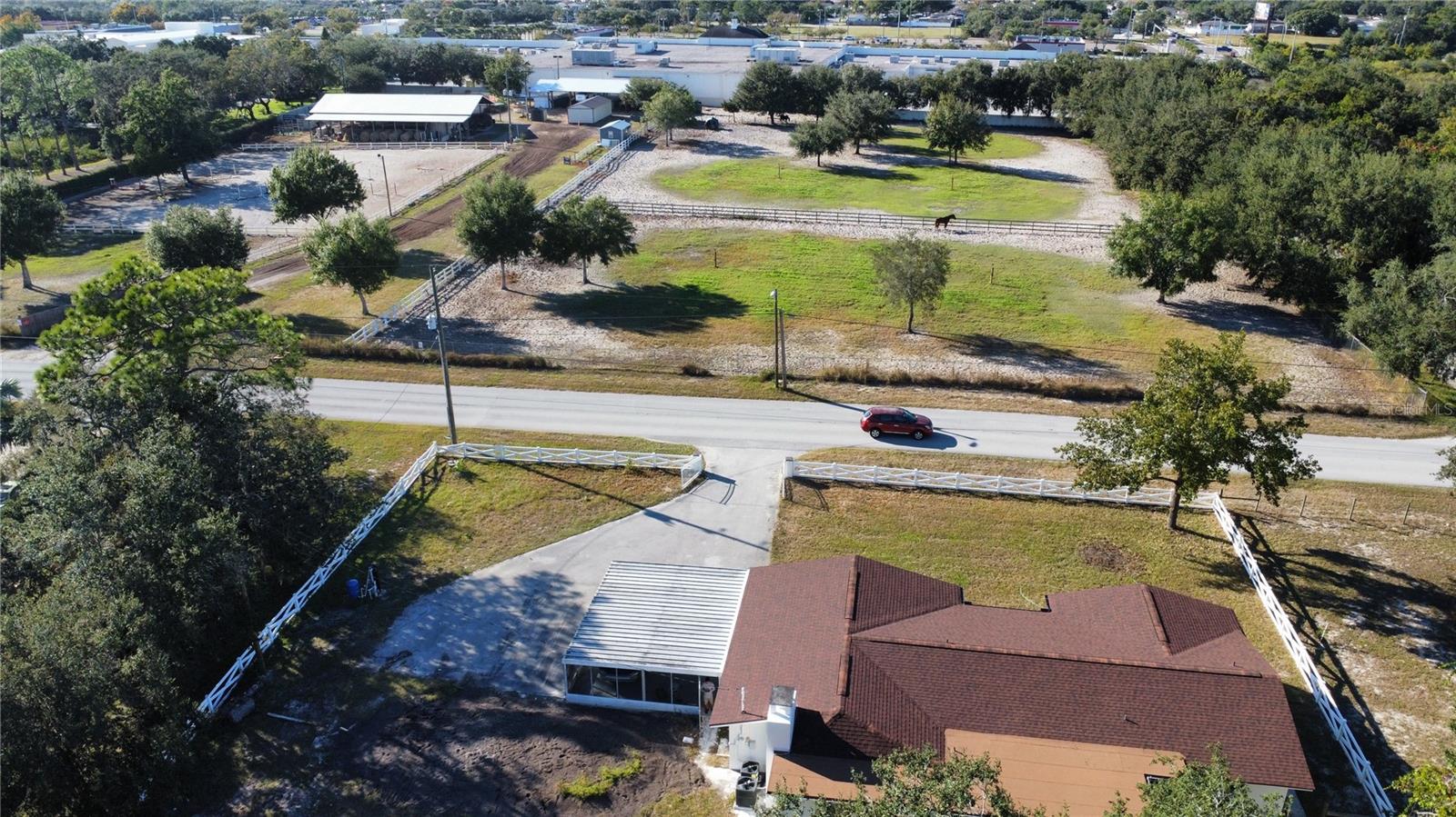 Listing photo id 49 for 9640 Hilltop Drive